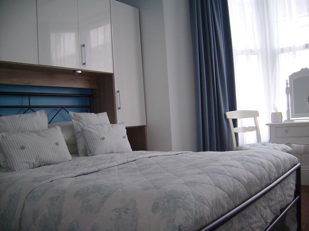 Langdon Villa Guest House Тенби Екстериор снимка