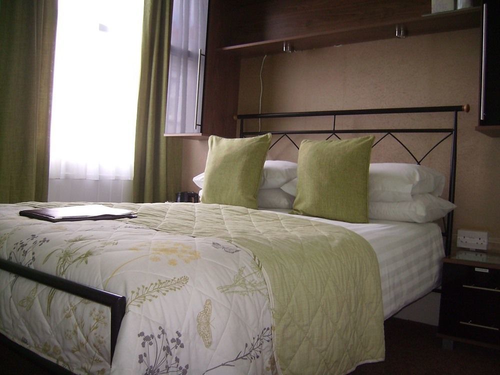 Langdon Villa Guest House Тенби Екстериор снимка